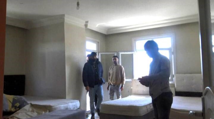 Kiracı, odaları 3 ayrı kişiye kiraladı: Ev sahibi evi kiracıların üstüne kilitledi