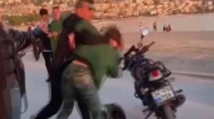 Motosikletli kadın, 'çocuğa çarpacağı iddiası' ile darp edildi