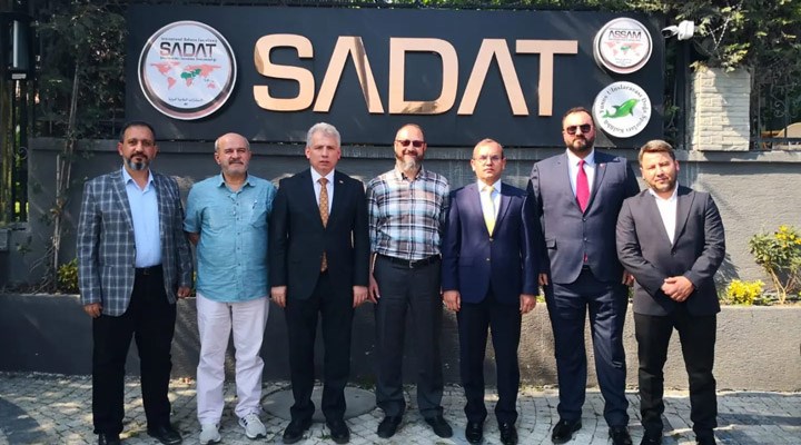 AKP'den SADAT'a 'moral' ziyareti