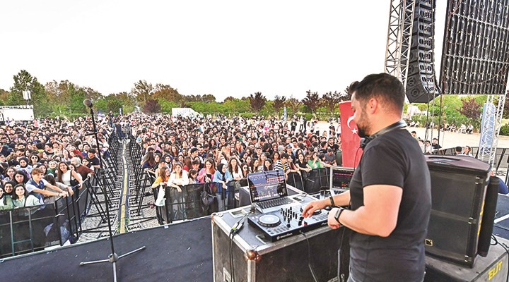 İzmir'de gençlik festivali