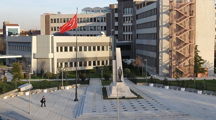 Kadıköy Belediyesi'ne düzenlenen operasyonda 32 kişi tutuklandı