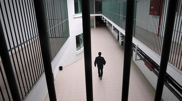 Selvi: Mahkumların Covid-19 izinlerinin 1 yıl uzatılması planlanıyor