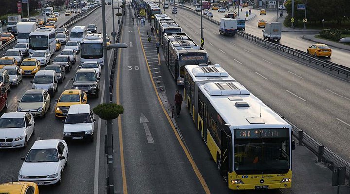 İstanbul Valiliği'nden yurttaşlara 'yarın toplu ulaşım araçları kullanın' önerisi