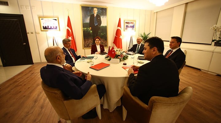 Altı lider, Davutoğlu ev sahipliğinde toplandı