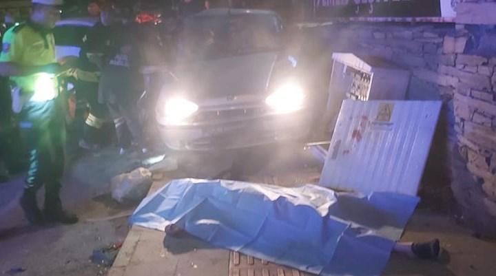 Manisa'da iki otomobil çarpıştı: 4 ölü, 2 yaralı