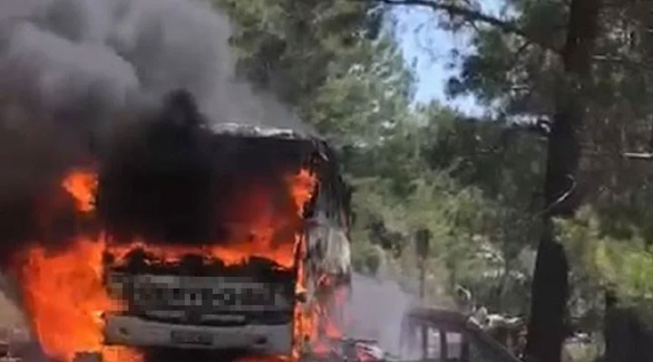 Otobüsteki yangın ormana sıçradı