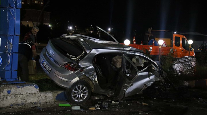 Uşak'ta otomobilin çarptığı 2 üniversite öğrencisi yaşamını yitirdi