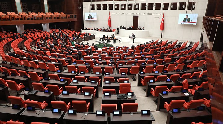 AKP hayat pahalılığının yükünü esnafa yüklüyor