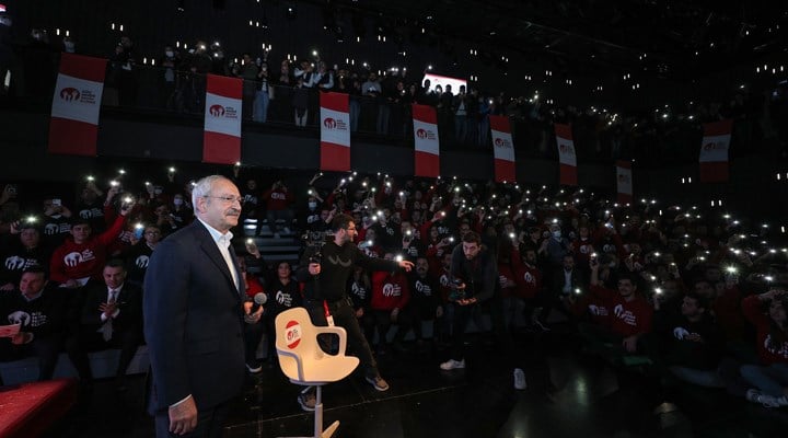 Kılıçdaroğlu'ndan ilk defa oy kullanacak gençlere mektup: Sizden ne çalındıysa birlikte geri alacağız