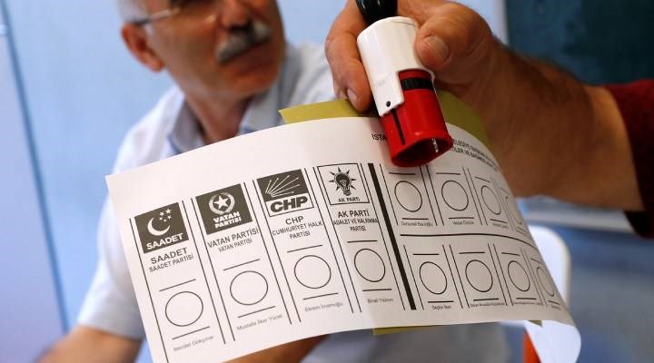 AKP kampında seçmen analizi: 'AKP'ye en az bir kez oy vermiş seçmenin yüzde 38'i tereddütte'