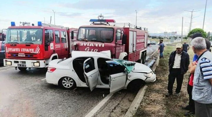Yozgat'ta itfaiye aracı ile otomobil çarpıştı: 3 kişi yaşamını yitirdi