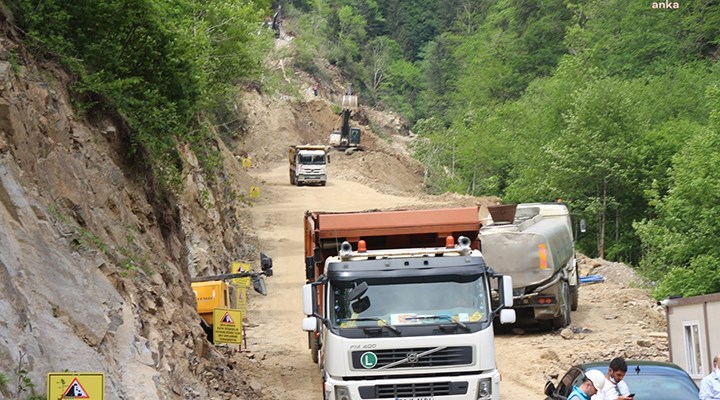 Cengiz İnşaat'ın taş ocağında kamyon şoförleri kontak kapattı