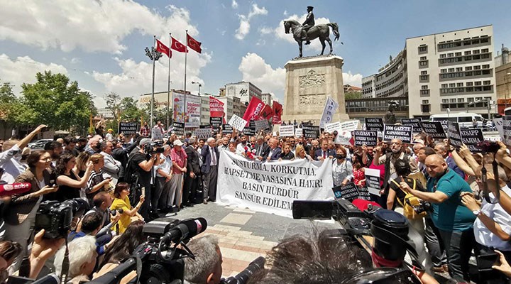 Gazetecilerden seçim ayarlı 'sansür' yasasına tepki: Düzenleme geri çekilsin!
