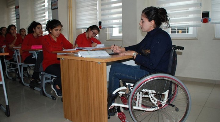 Engelli öğretmenlere MEB engeli