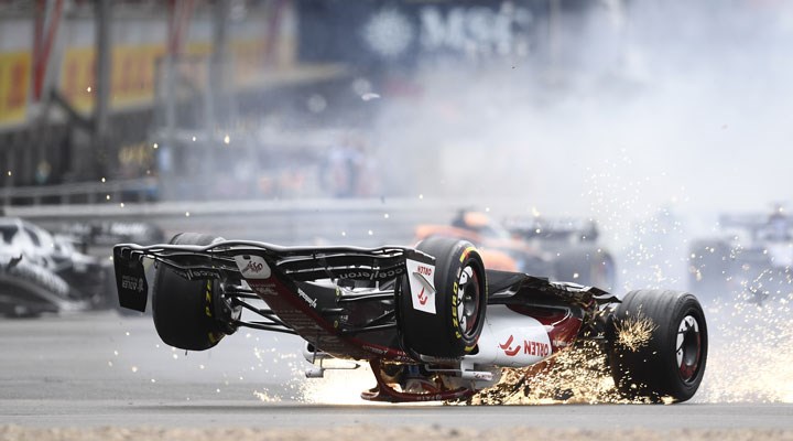 Formula 1 Britanya Grand Prix'sinde büyük kaza