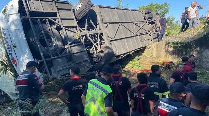 Kırklareli'de yolcu otobüsü devrildi: 1'i çocuk 6 kişinin yaşamını yitirdi