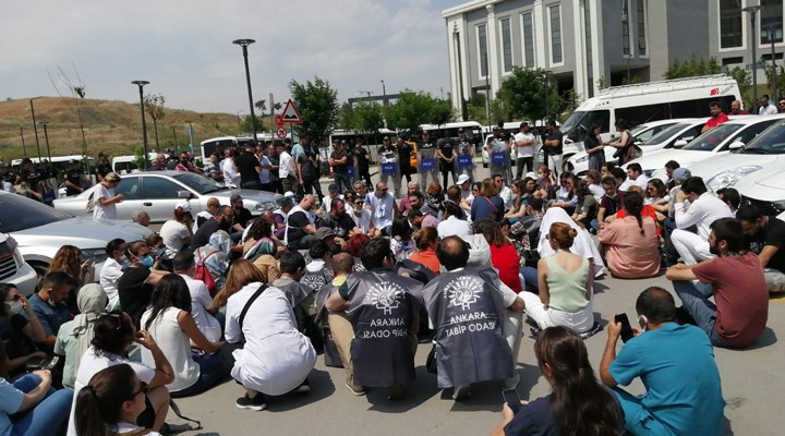 Ankara'da sağlık emek ve meslek örgütlerinin anmasına polis engeli