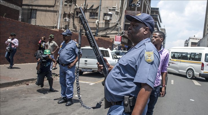 Güney Afrika'da eğlence mekanına silahlı saldırı: 14 kişi yaşamını yitirdi
