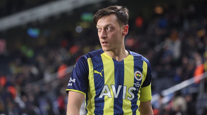 Fenerbahçe'de Mesut Özil ile yollar ayrıldı