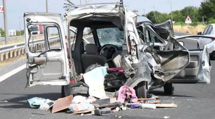 Tekirdağ'da kaza:  Aynı aileden 3 kişi hayatını kaybetti, 5 kişi de yaralandı