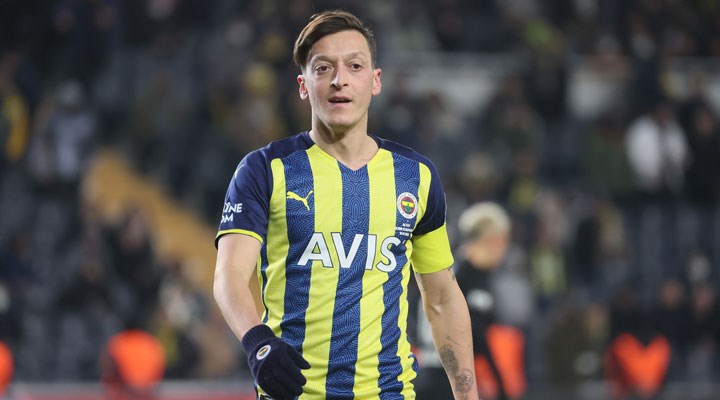 Mesut Özil'in menajerinden Fenerbahçe ve Başakşehir açıklaması