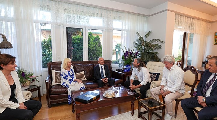 Kılıçdaroğlu'ndan Cüneyt Arkın'ın ailesine ziyaret