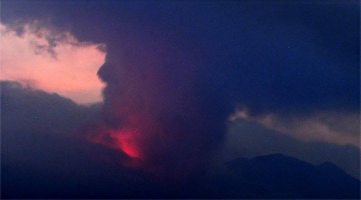 Japonya’da Sakurajima Yanardağı’nda patlama: İlk kez 5'inci seviye alarm verildi