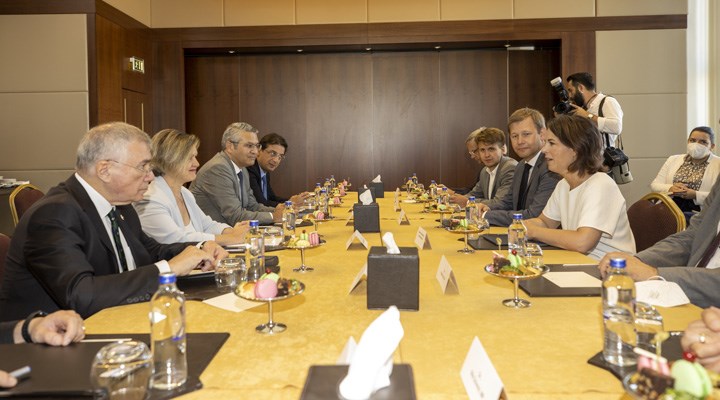 Almanya Dışişleri Bakanı Baerbock, muhalefet partileriyle görüştü