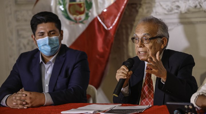 Peru Başbakanı Anibal Torres istifa etti