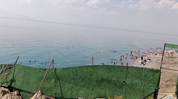 Van'da harem selamlık plaj: Açılışını AKP'li Özhaseki yaptı