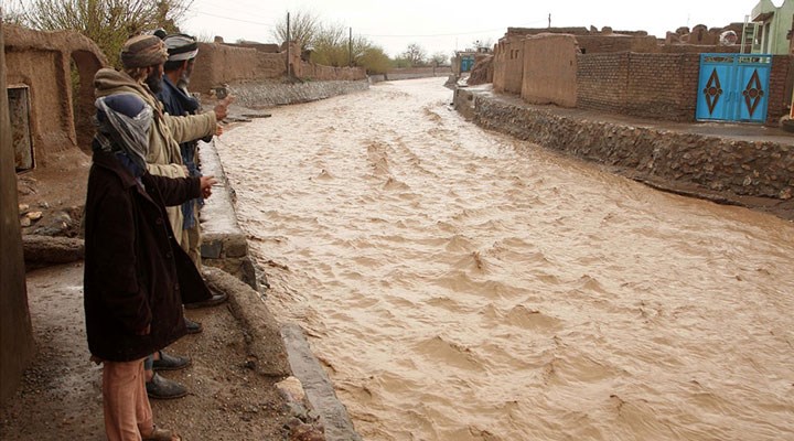 Afganistan'da aşırı yağışlar: İki günde 31 can kaybı,100 kayıp
