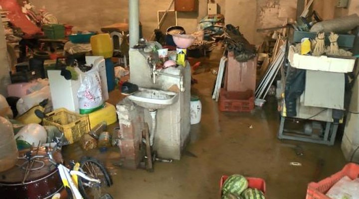 Mudanya'da sağanak yağışın bilançosu: 37 ev, 29 iş yeri ile 3 araç hasar gördü