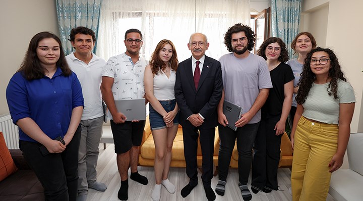 Kılıçdaroğlu, üniversite sınavında dereceye giren gençlerle buluştu