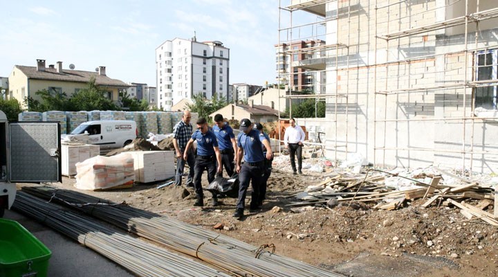Sivas'ta 5. kattaki iskeleden düşen inşaat işçisi hayatını kaybetti