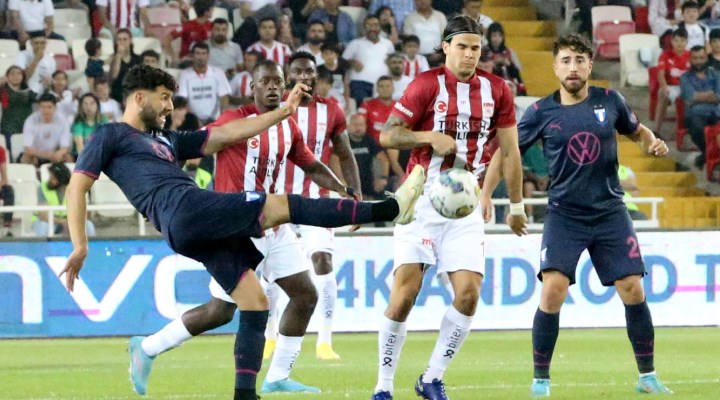 Sivasspor Avrupa Ligi'ne veda etti: Konferans Ligi'nde mücadele edecek
