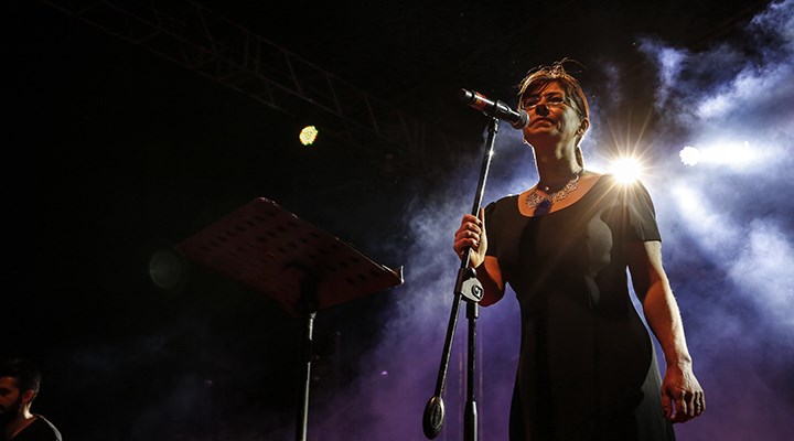 Ceyhan Belediyesi'nin İlkay Akkaya konseri yasaklandı