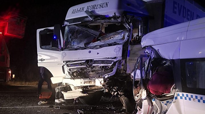 Sivas'ta trafik kazası: 7 kişi yaşamını yitirdi