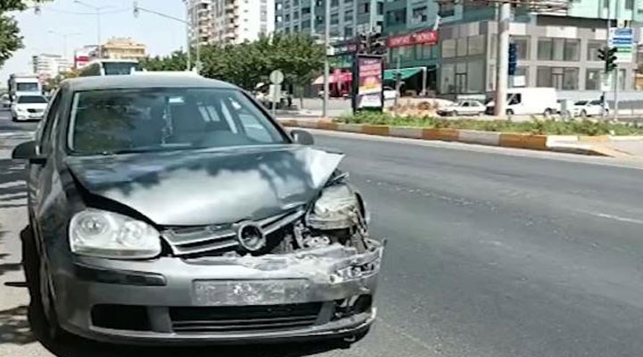 Meral Akşener'in konvoyunda kaza