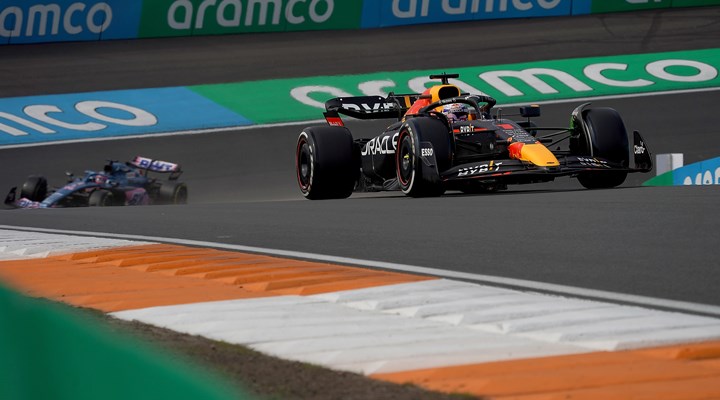 F1 Hollanda Grand Prix'sinde pole pozisyonu Max Verstappen'in oldu