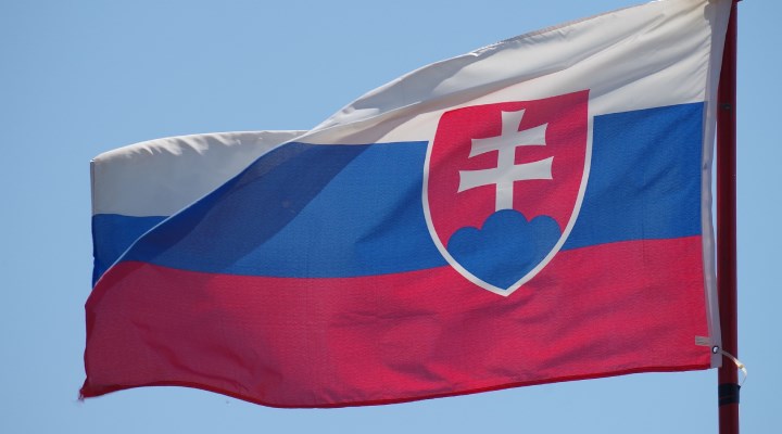 Slovakya’da 3 bakan istifa etti, hükümet meclisteki çoğunluğu kaybetti