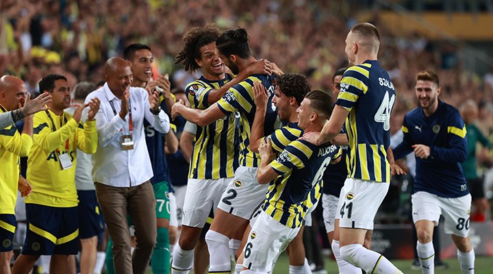 Fenerbahçe, Dinamo Kiev'i 2-1 yendi