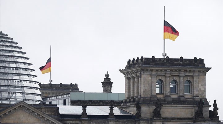 Almanya, nitelikli iş gücü çekmek için vatandaşlığı kolaylaştıracak
