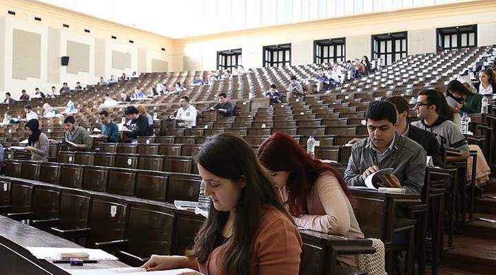 Ekonomi üniversitelileri çok etkiledi: 105 bin öğrenci kayıt yaptırmadı