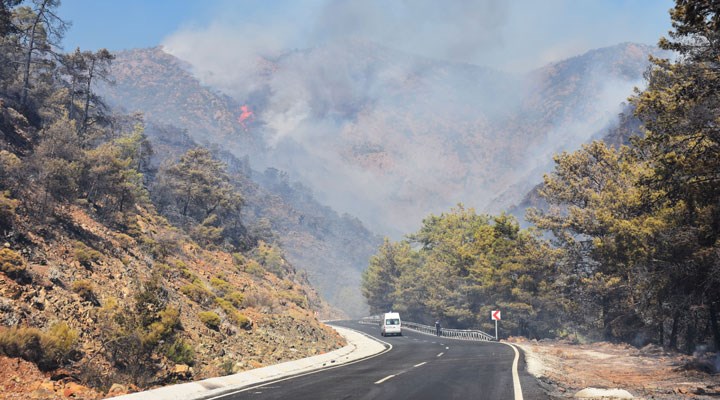 Marmaris'te orman yangını: Destek için giden yangın söndürme helikopteri Denizli'de düştü!