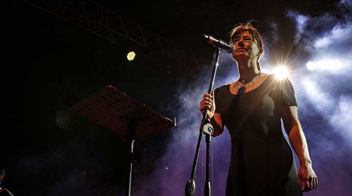 İlkay Akkaya'nın Urfa'da gerçekleştireceği konser 'genel güvenlik' bahanesiyle yasaklandı