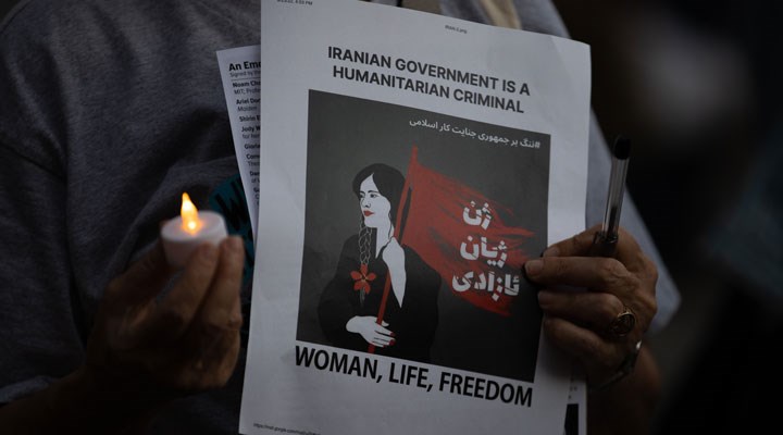 İran'da 'Mahsa Amini' protestoları sürüyor: Can kaybı 35'e ulaştı