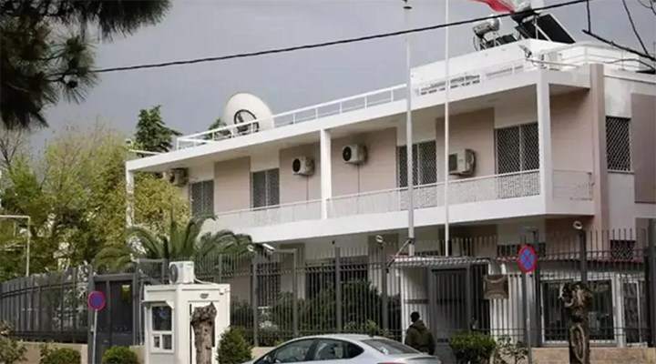 İran’ın Yunanistan Büyükelçiliğine molotof atıldı