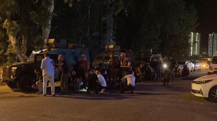 Mersin'de polisevine saldırı: 1 polis yaşamını yitirdi, 1 polis yaralı
