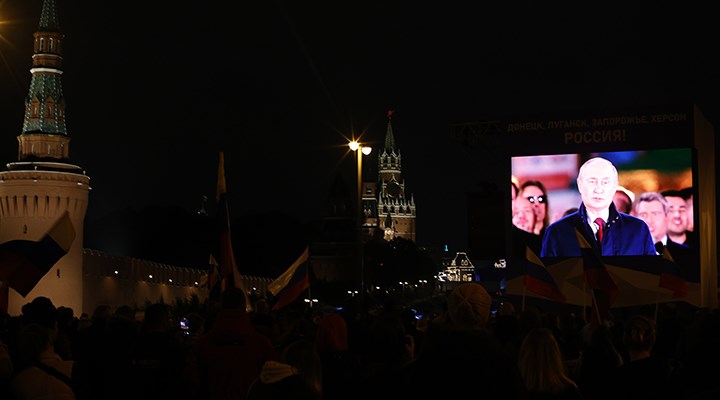 Putin, Kızıl Meydan'da halka seslendi: Tarihi bir gün yaşıyoruz