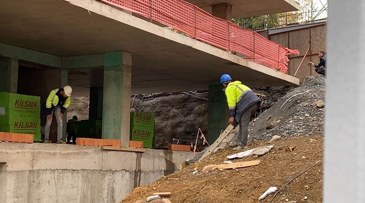 Kadıköy’de inşaatta toprak kayması: Bir işçi toprak altında kaldı